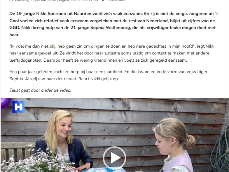 NH Gooi - Vrijwiliger Sophia (21) helpt Nikki (19) uit Naarden zich minder eenzaam te voelen